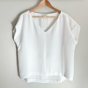 Club Monaco Women White T shirt blouse v neck relaxed size S